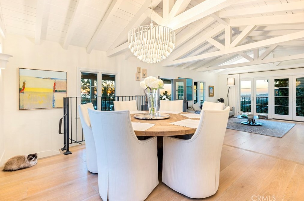 802 Rembrandt Dr, Laguna Beach CA  92651-3417 exterior