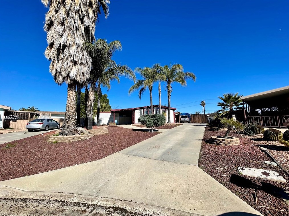 399 Coral Hills Rd, Perris, CA 92570