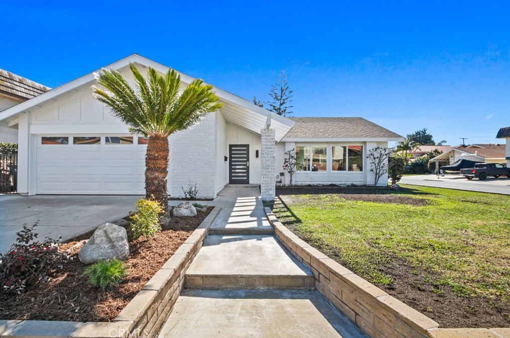 6532 Red Coach Dr, Huntington Beach, CA 92647