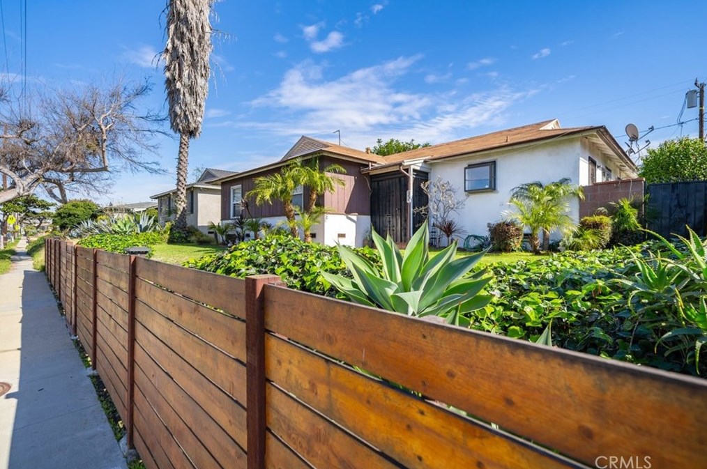 11548 S Van Ness Ave, Hawthorne, CA 90250