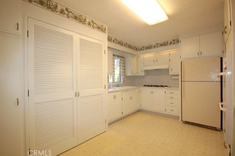 510 Hawk Ln, Santa Ana, CA 92708