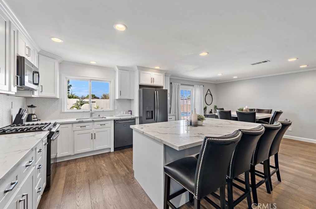 1582 Baker St, Costa Mesa CA  92626-3747 exterior