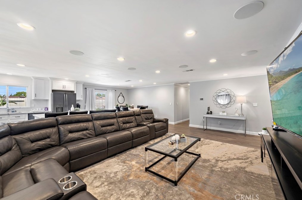 1582 Baker St, Costa Mesa CA  92626-3747 exterior