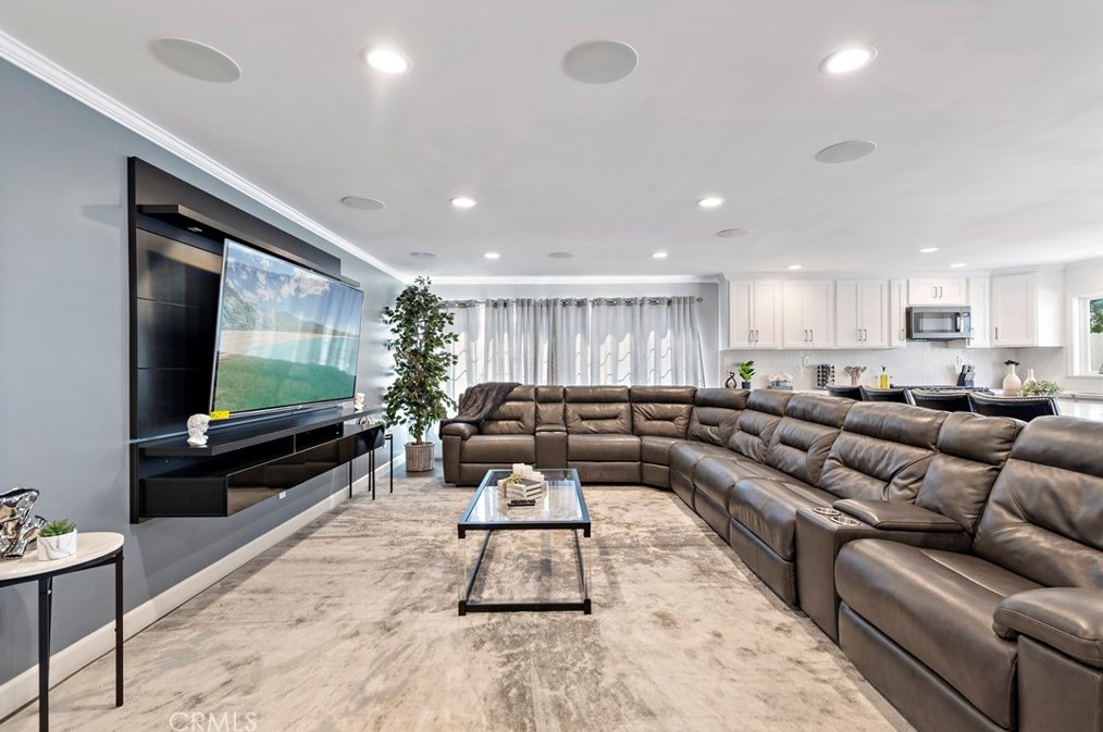 1582 Baker St, Costa Mesa CA  92626-3747 exterior