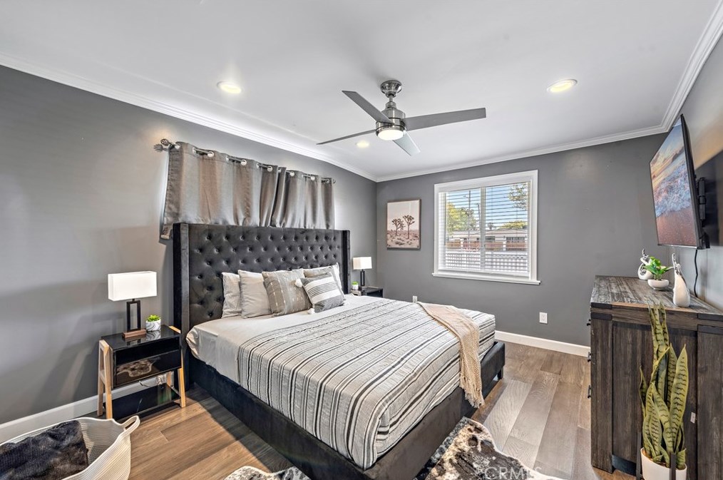 1582 Baker St, Costa Mesa CA  92626-3747 exterior