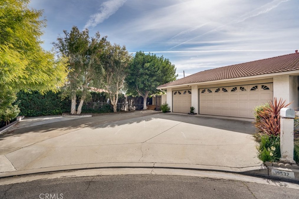 19532 Rocking Horse Ln, Santa Ana, CA 92705-2204