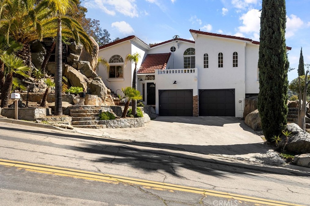 28417 Meadow Glen Way, Escondido, CA 92026-6832