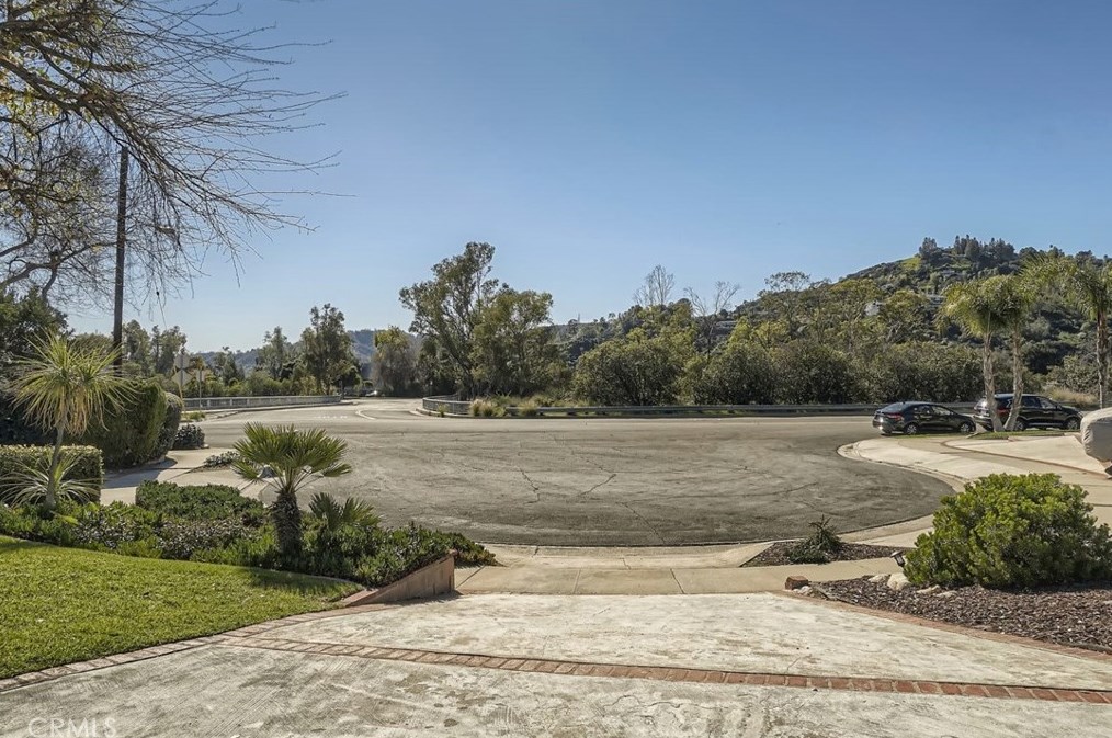 965 W Woodbury Rd, Altadena, CA 91001