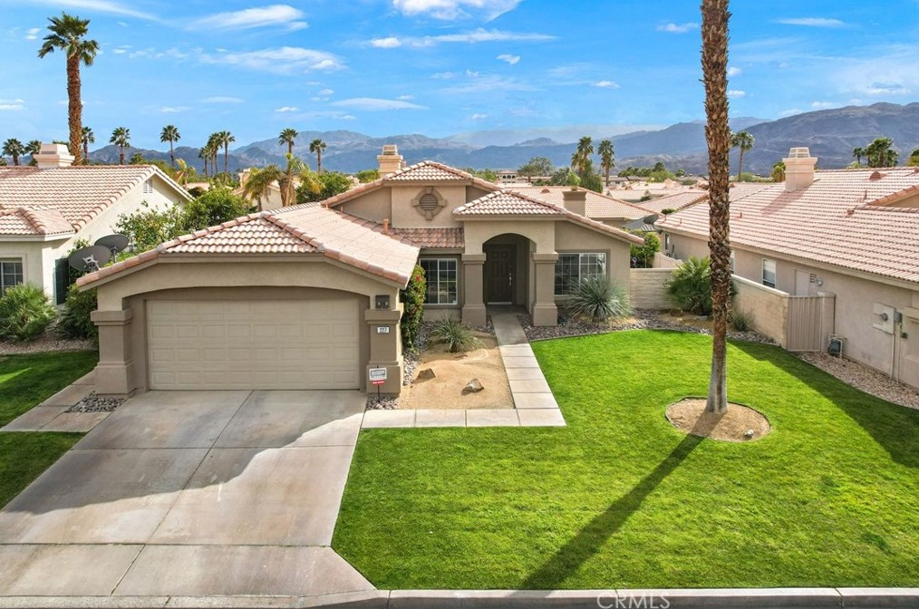 227 Strada Nova, Palm Desert, CA 92260-1812