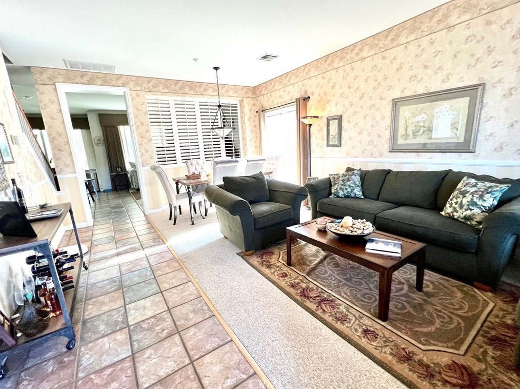 11627 Lark Ct, Fontana, CA 92337-1067