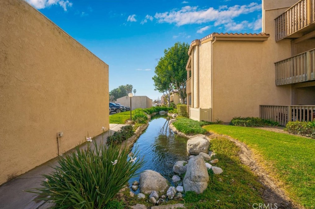 4861 Lago Dr #106, Huntington Beach, CA 92649