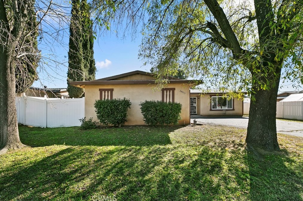 24053 Kernwood Dr, Moreno Valley, CA 92557-6358