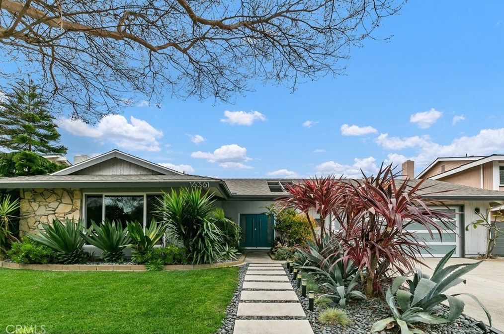 16361 Normandy Ln, Huntington Beach, CA 92647-3321