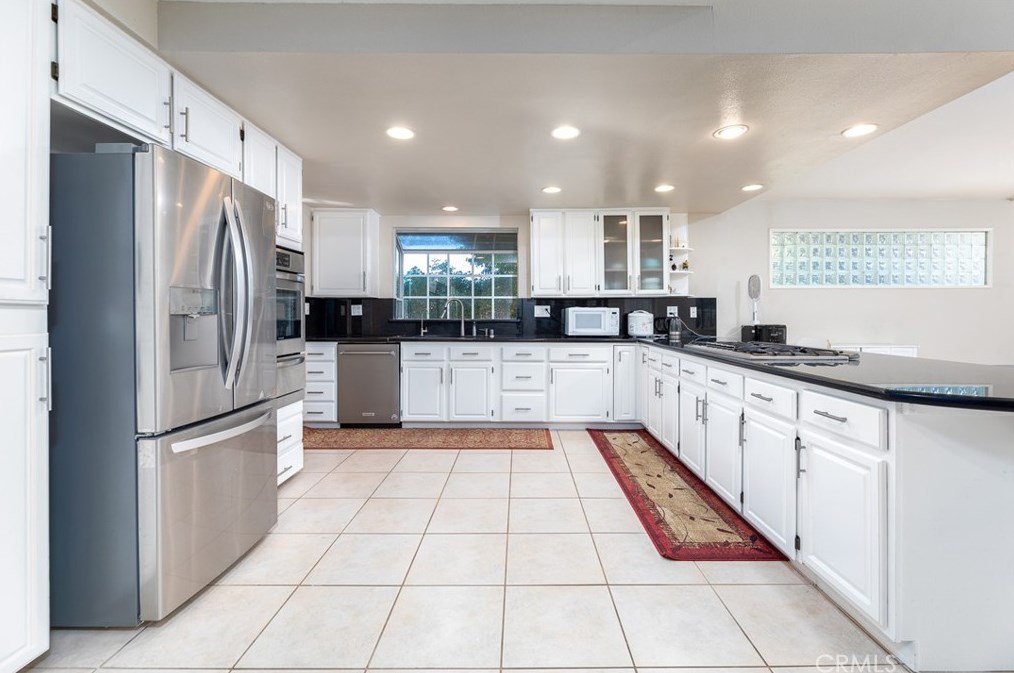 1519 Kiowa Crest Dr, Pomona CA  91765-3918 exterior