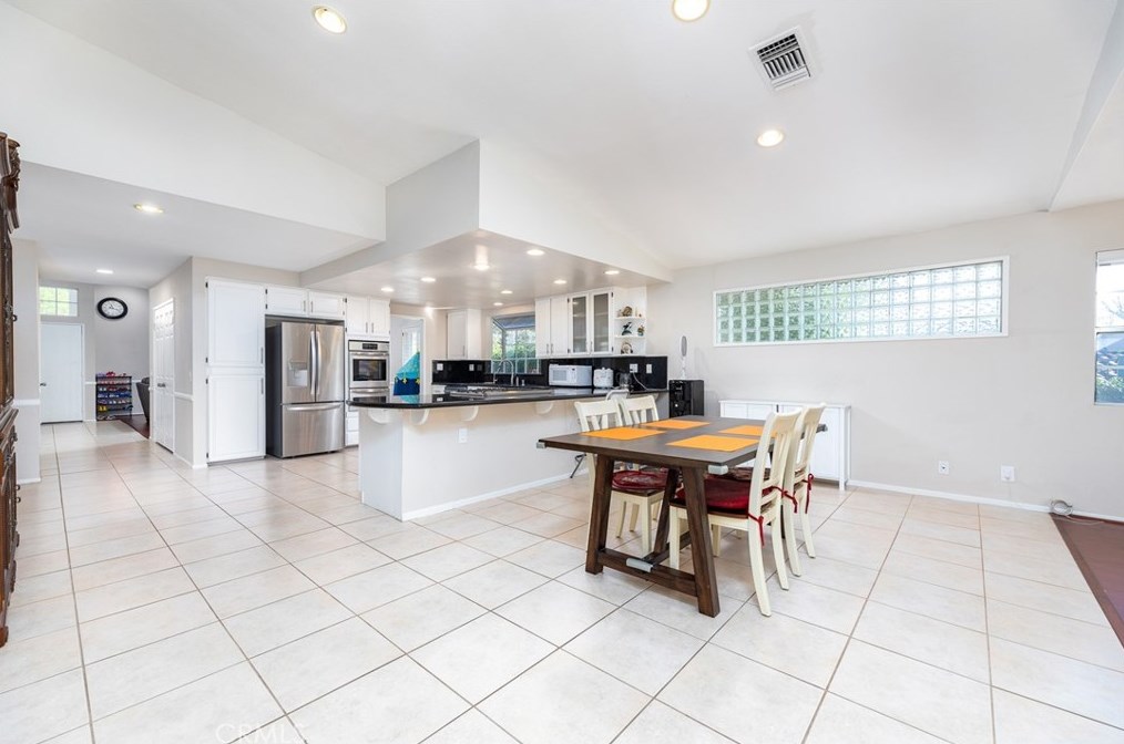 1519 Kiowa Crest Dr, Pomona CA  91765-3918 exterior