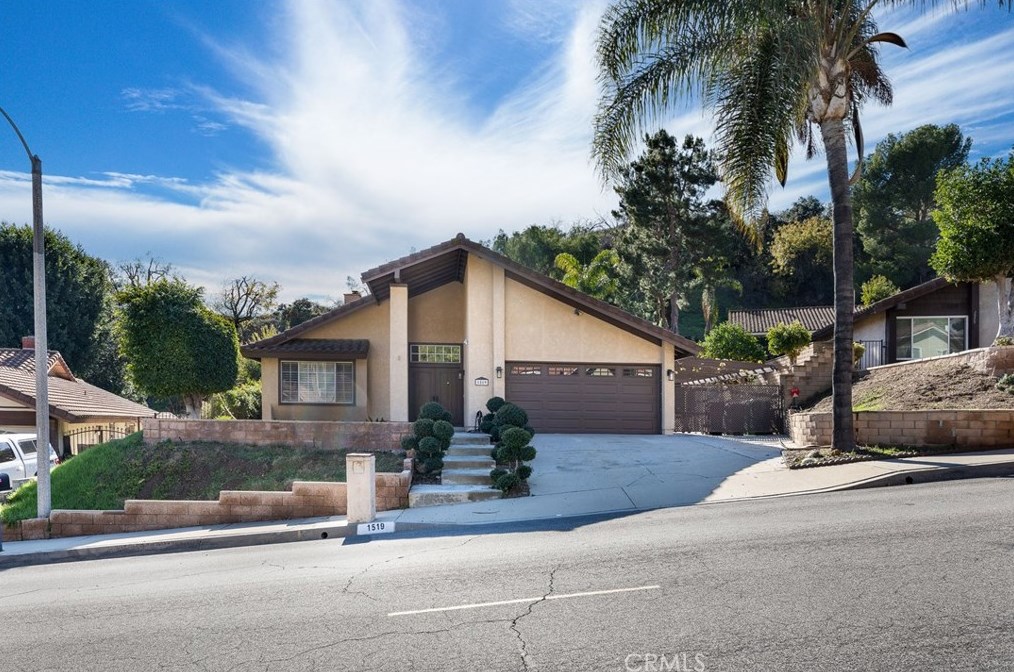 1519 Kiowa Crest Dr, Pomona CA  91765-3918 exterior