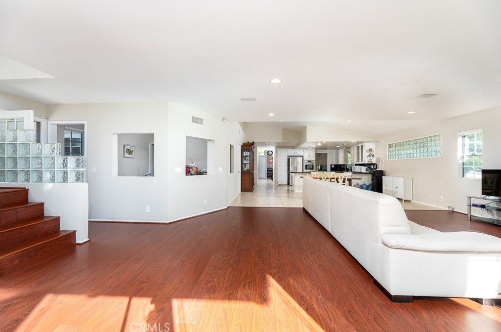 1519 Kiowa Crest Dr, Pomona CA  91765-3918 exterior