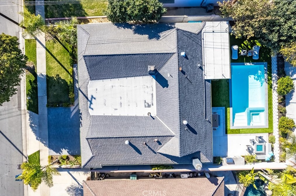 6671 Mason Dr, Huntington Beach CA  92647-4345 exterior