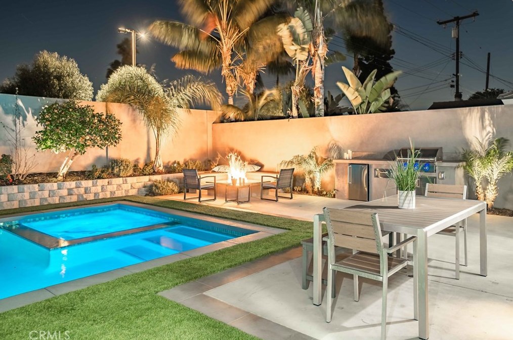 6671 Mason Dr, Huntington Beach CA  92647-4345 exterior