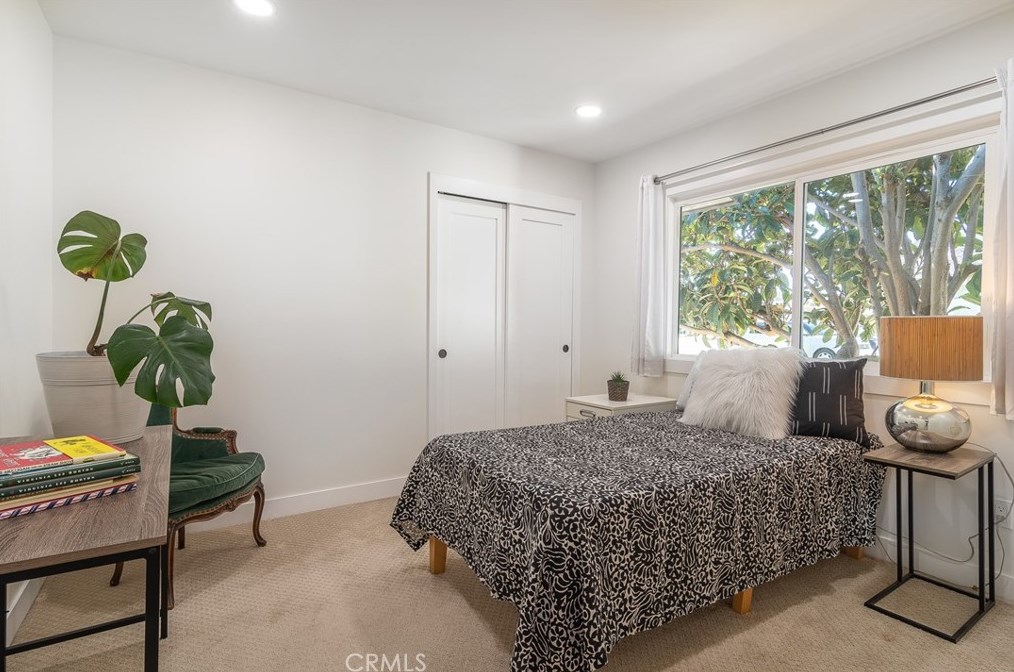 6671 Mason Dr, Huntington Beach CA  92647-4345 exterior