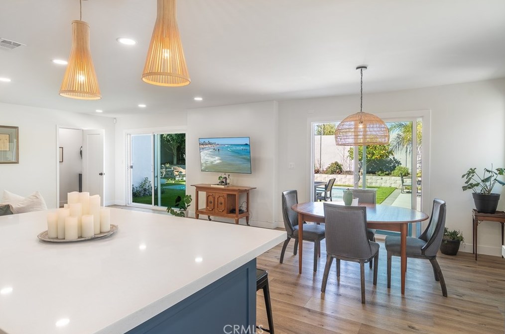 6671 Mason Dr, Huntington Beach CA  92647-4345 exterior