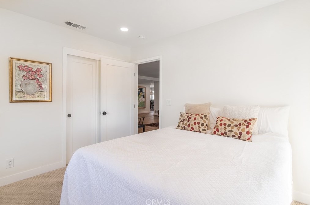 6671 Mason Dr, Huntington Beach CA  92647-4345 exterior