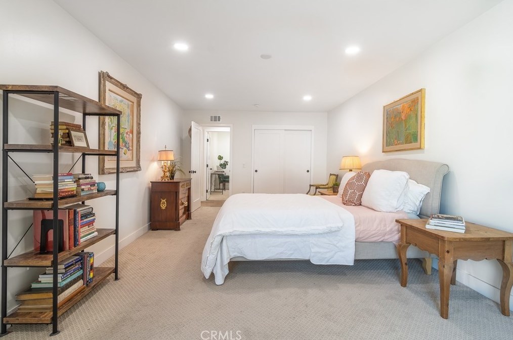 6671 Mason Dr, Huntington Beach CA  92647-4345 exterior
