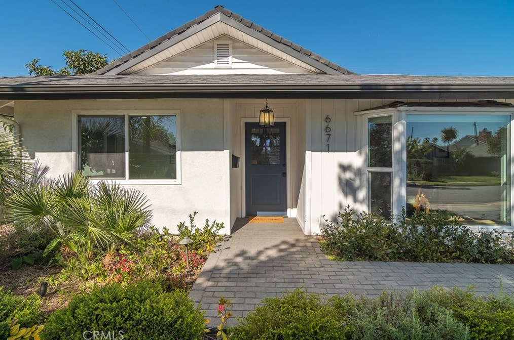 6671 Mason Dr, Huntington Beach CA  92647-4345 exterior