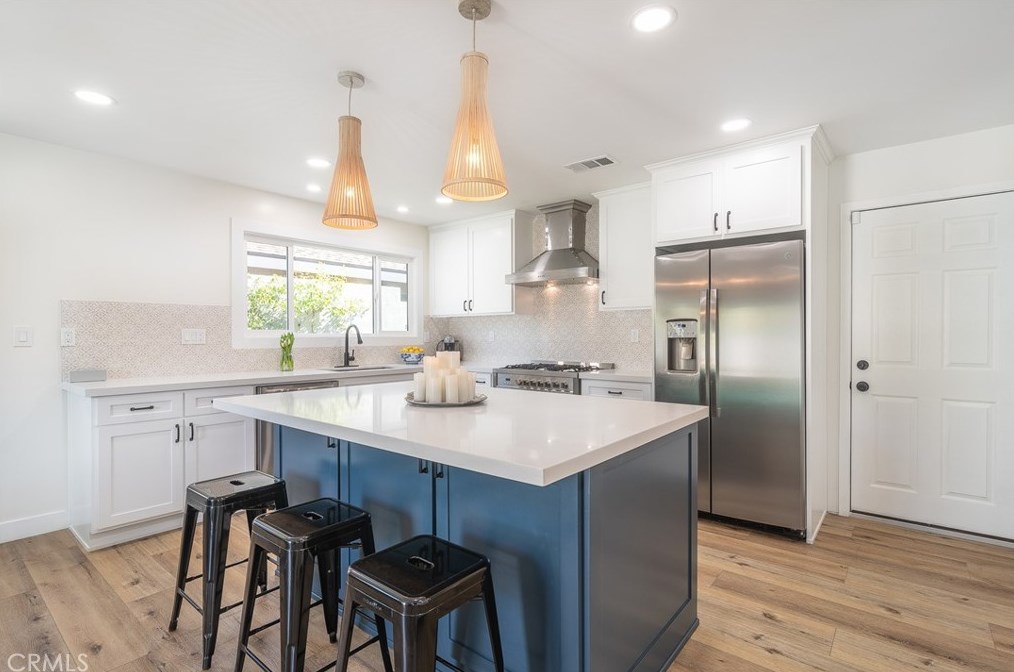 6671 Mason Dr, Huntington Beach CA  92647-4345 exterior