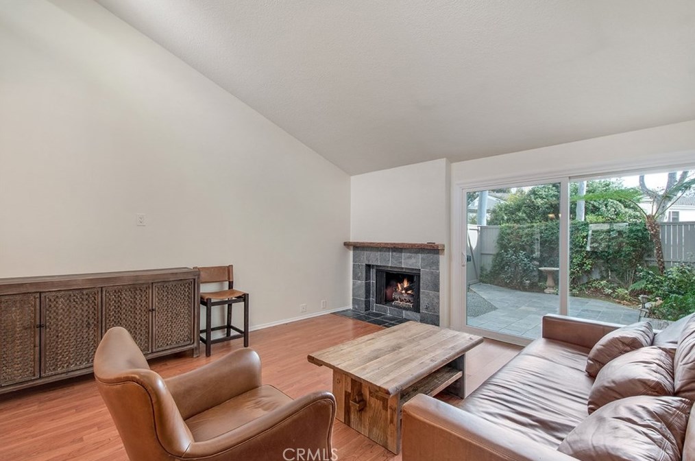 7035 Seal Cir, Huntington Beach CA  92648-3035 exterior