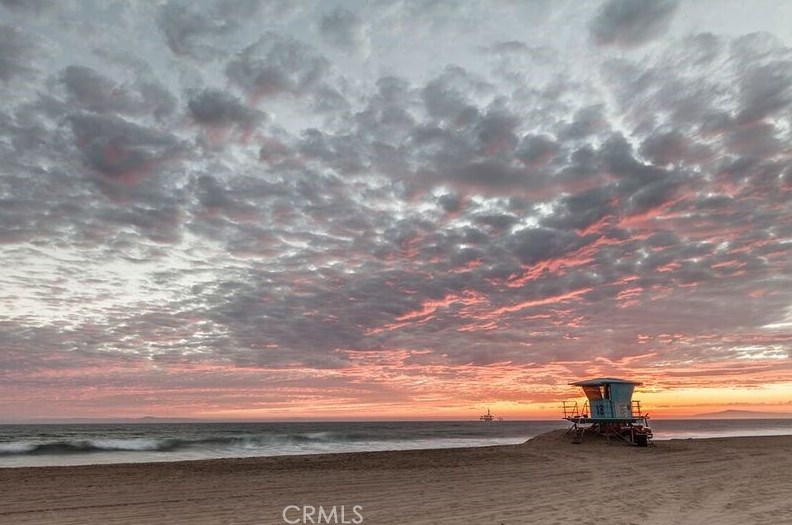 7035 Seal Cir, Huntington Beach CA  92648-3035 exterior
