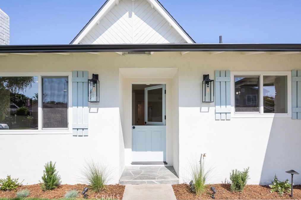 16682 Busby Ln, Huntington Beach, CA 92647-4216