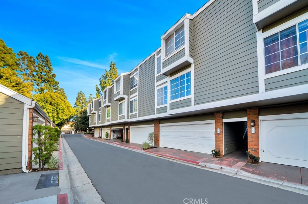 757 Grayling Bay, Costa Mesa, CA 92626
