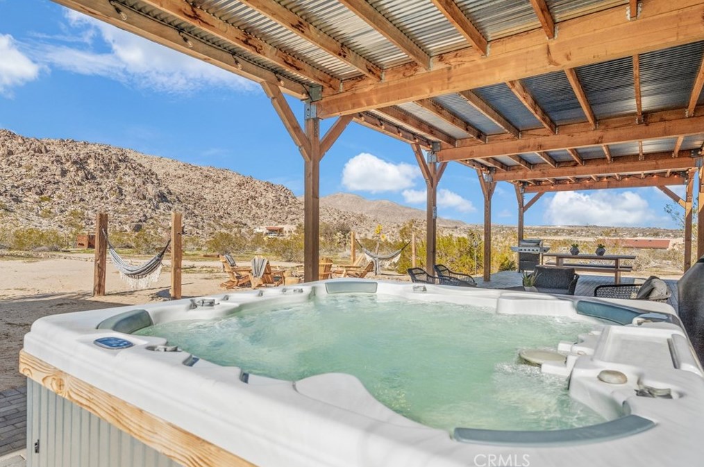 5536 Sunburst St, Joshua Tree CA  92252-1813 exterior