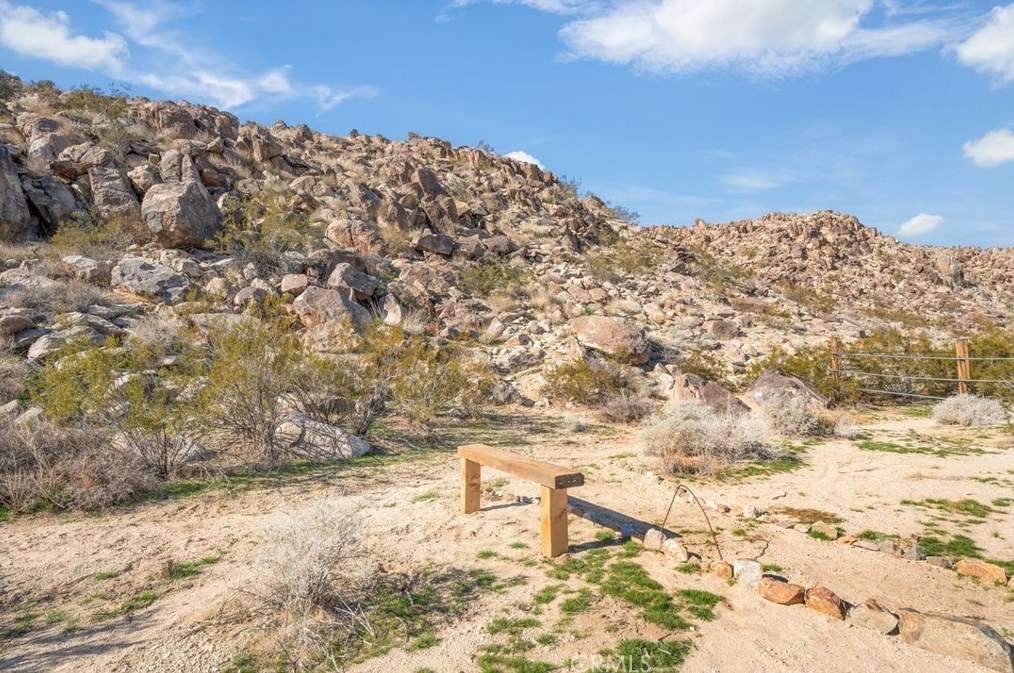 5536 Sunburst St, Joshua Tree CA  92252-1813 exterior