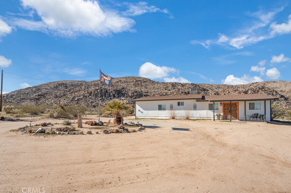 5536 Sunburst St, Joshua Tree CA  92252-1813 exterior