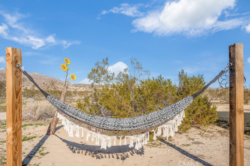 5536 Sunburst St, Joshua Tree CA  92252-1813 exterior