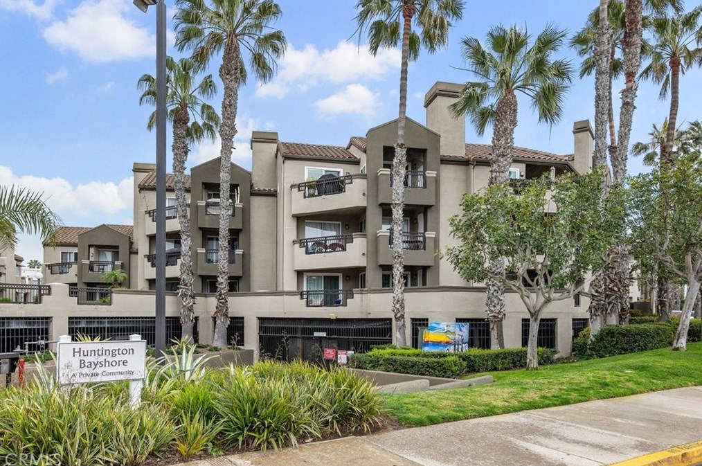 320 Lake St #109, Huntington Beach, CA 92648