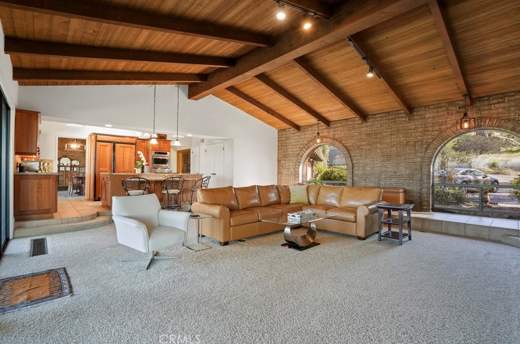 15735 Highland Valley Rd, Escondido CA  92025-3535 exterior