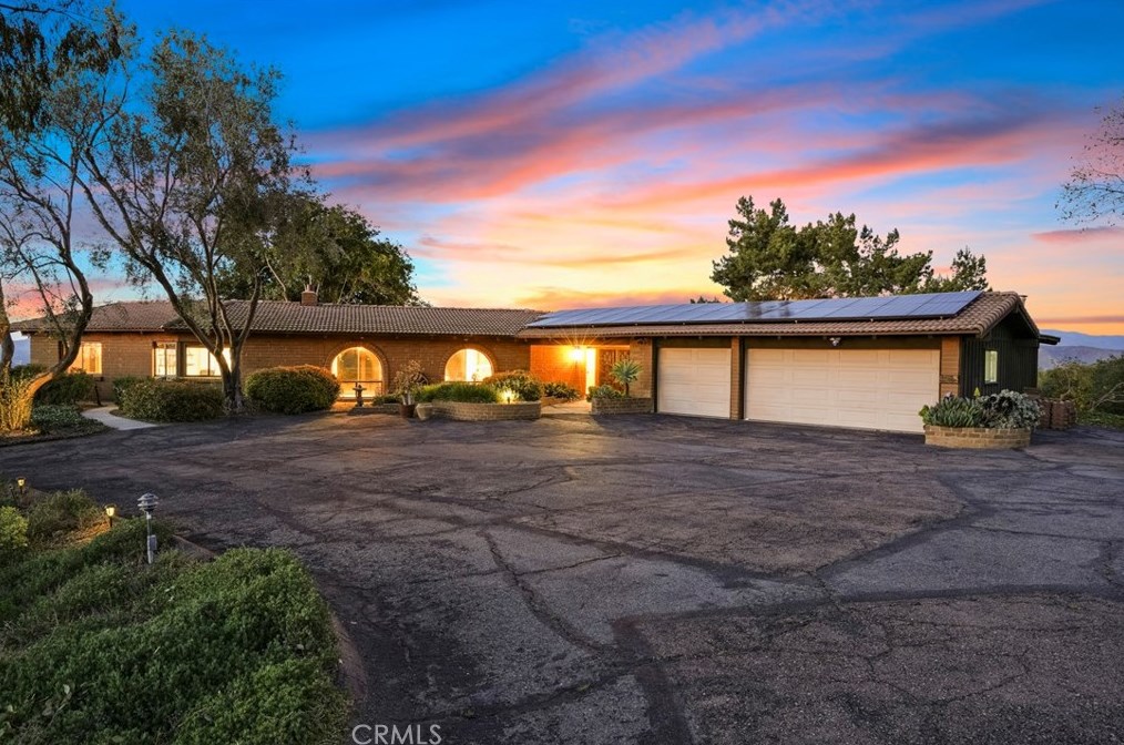 15735 Highland Valley Rd, Escondido CA  92025-3535 exterior