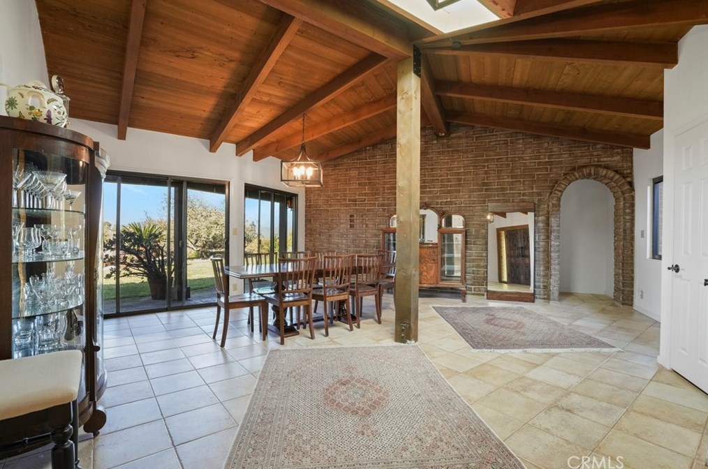 15735 Highland Valley Rd, Escondido CA  92025-3535 exterior