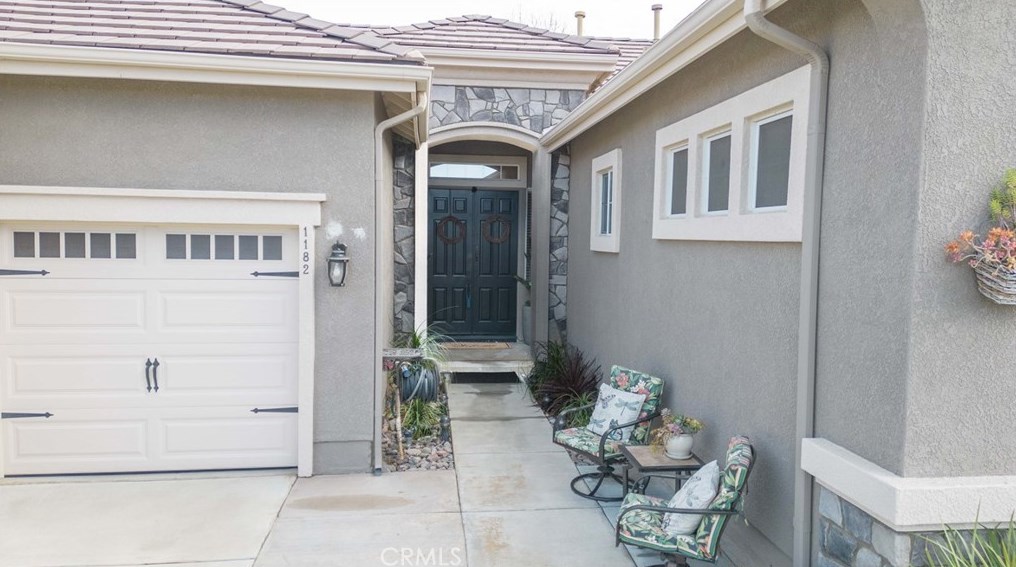 1182 Woodburn Cir, Beaumont, CA 92223