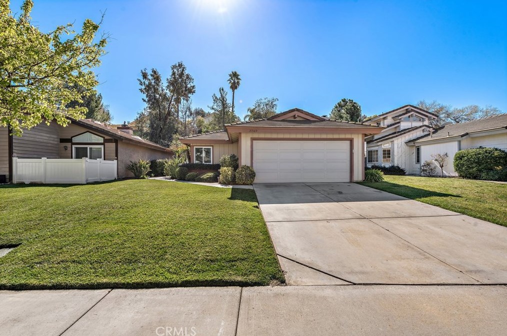 31569 Corte Salinas, Temecula CA  92592-6413 exterior