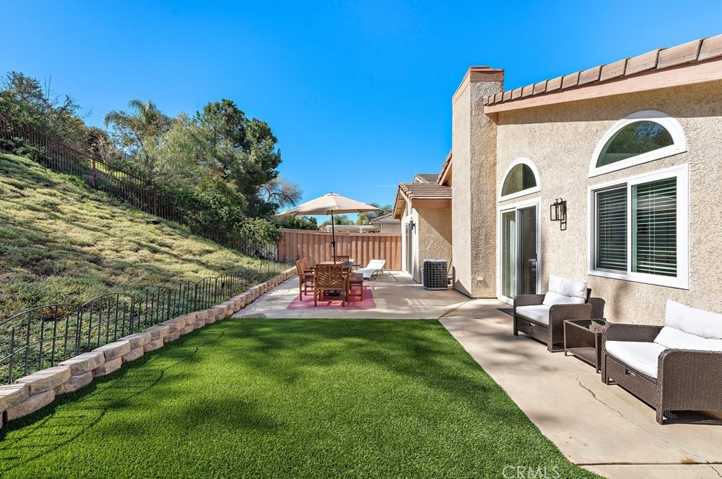 31569 Corte Salinas, Temecula CA  92592-6413 exterior