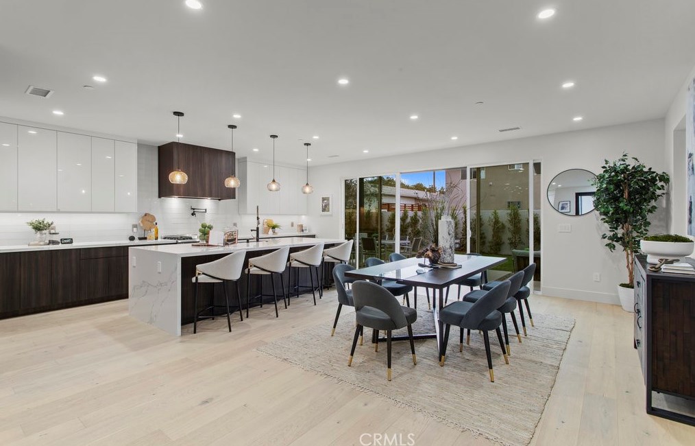 3560 Greenwood Ave, Los Angeles CA  90040-3319 exterior