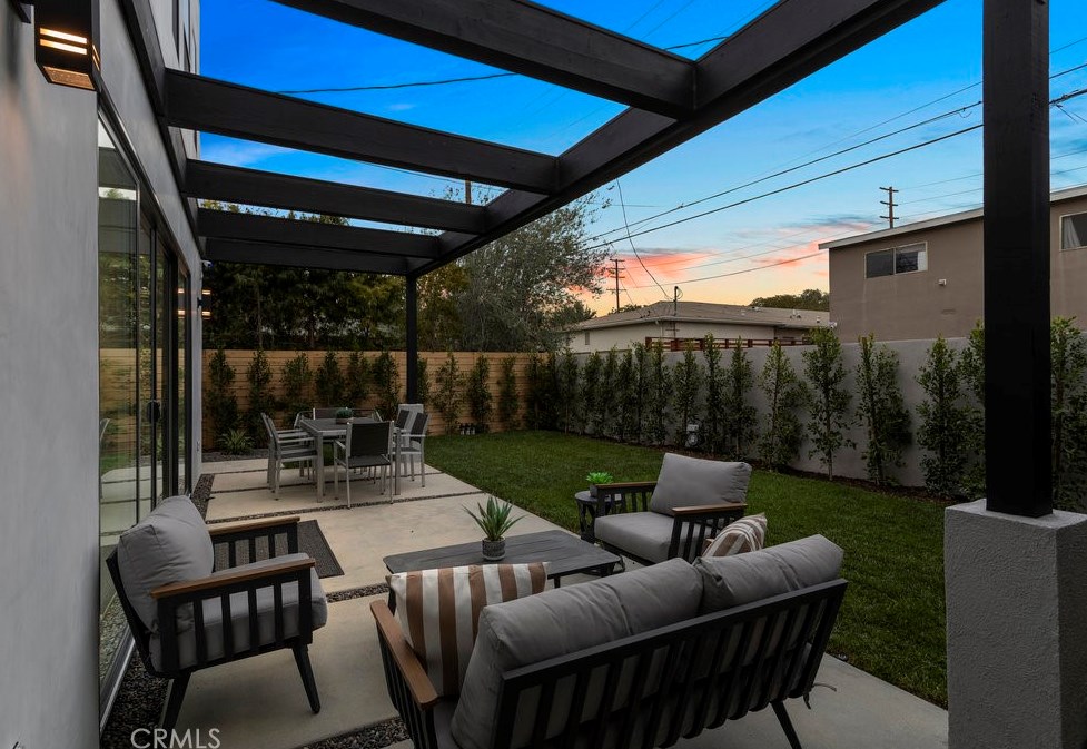 3560 Greenwood Ave, Los Angeles CA  90040-3319 exterior