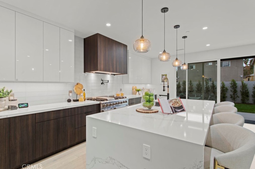 3560 Greenwood Ave, Los Angeles CA  90040-3319 exterior