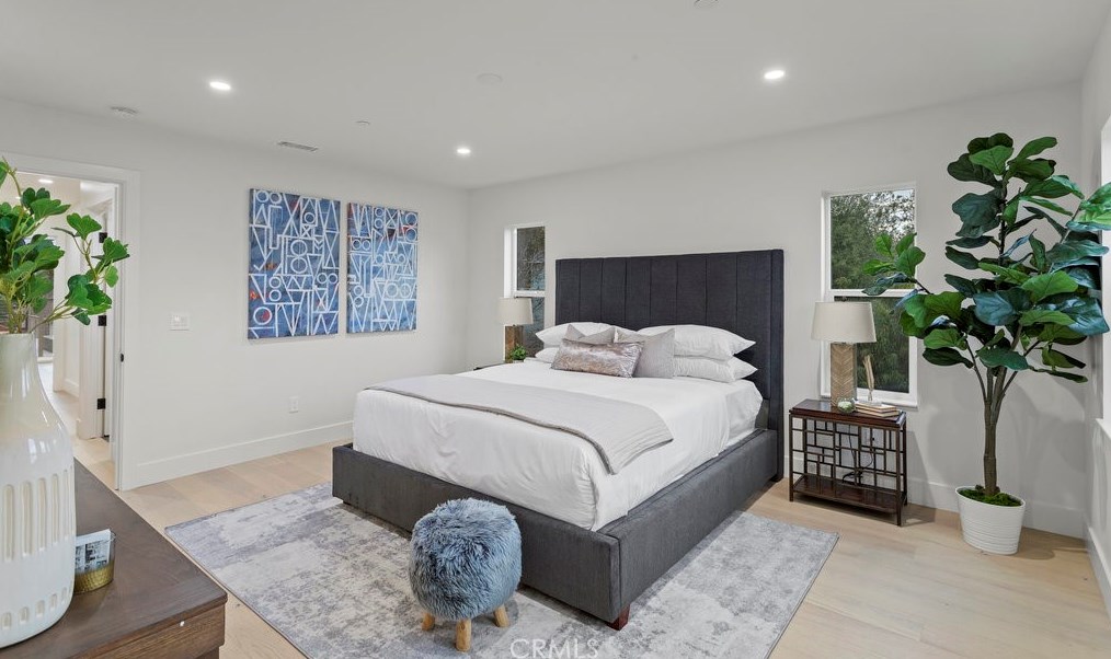 3560 Greenwood Ave, Los Angeles CA  90040-3319 exterior
