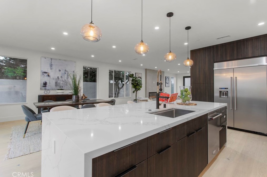 3560 Greenwood Ave, Los Angeles CA  90040-3319 exterior