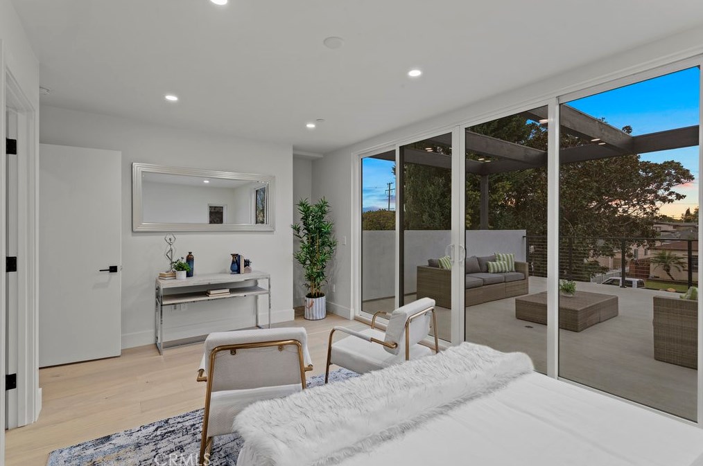 3560 Greenwood Ave, Los Angeles CA  90040-3319 exterior